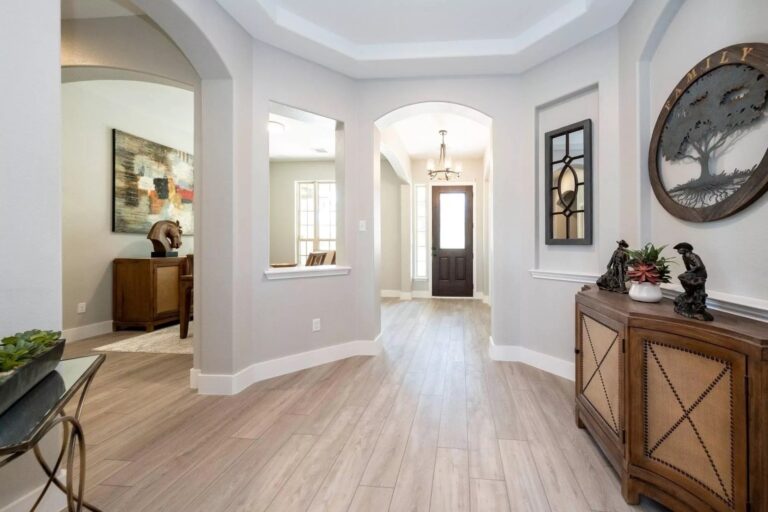 The Art of Interior Painting: Choosing Colors and Techniques